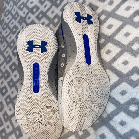 UNDER ARMOR BASKETBALL SHOES STEVEN CURRY - Picture 5 of 6